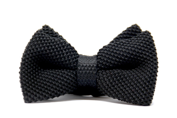 BLACK KNITTED BOW TIE