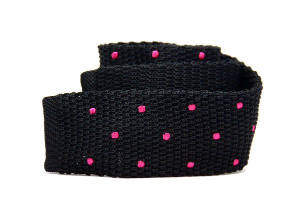 BLACK CLASSIC KNITTED