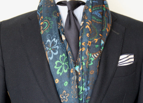 NAVY FLOWERS SCARF