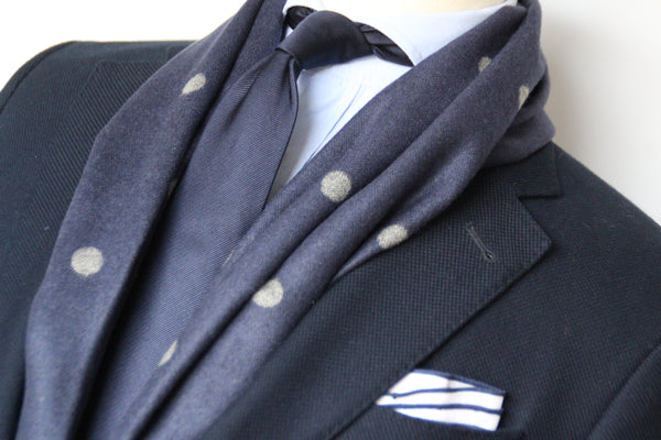 NAVY/GRAYCLASSIC SCARF